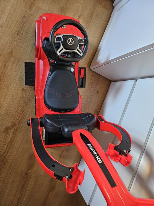 Auto na akumulator odpychacz jeździk  Mercedes AMG