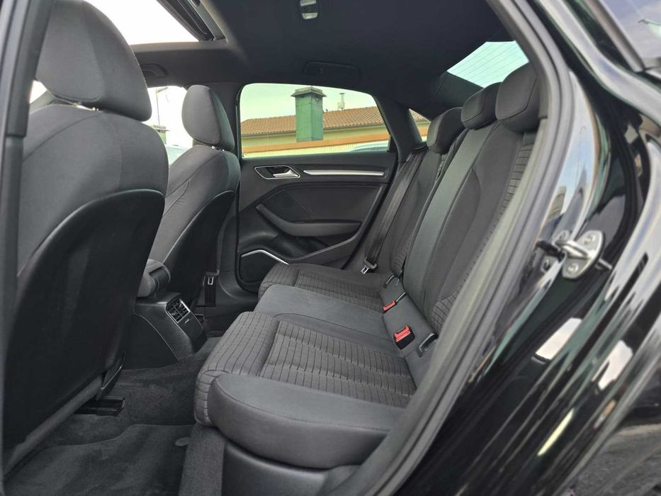 Audi A3 Limousine 8V S Line Plus 2.0Tdi 150cv (Look RS3) "Full Extras"
