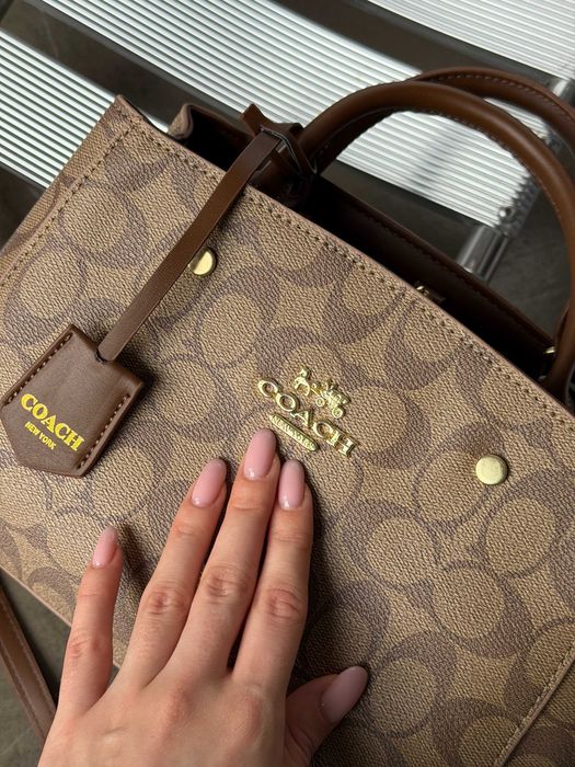 Сумка жіноча Coach через плече коричневий, чорний, бежевий