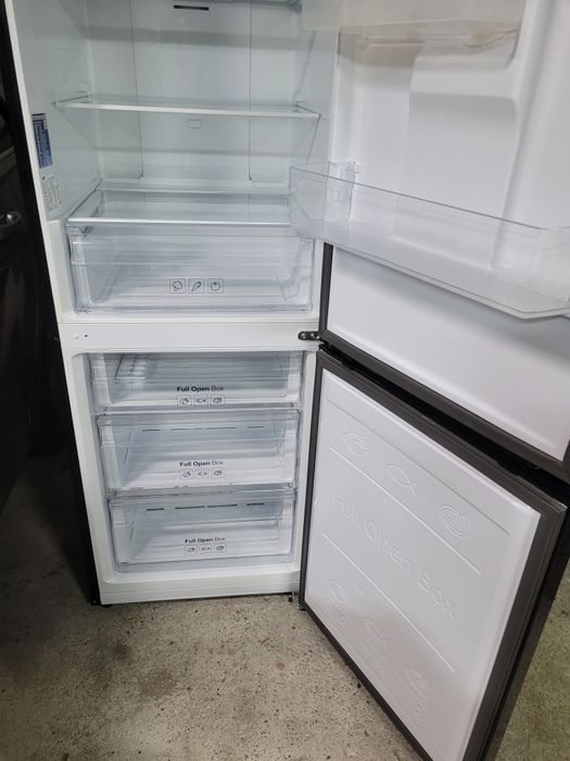 Lodówko-zamrażarka , chłodziarka SAMSUNG z dystrybutorem , czarna