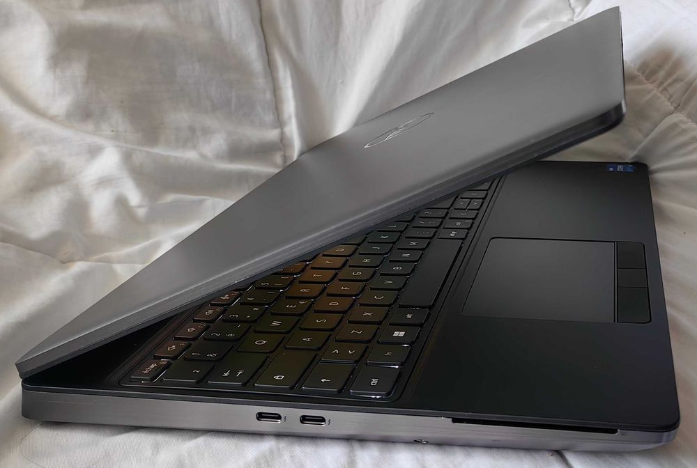 Dell précision 7560 i7 24mb cache, 32gb, 1,2tera ssd, RTX