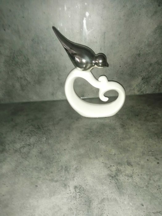 figurka z ptaszkiem porcelanowa