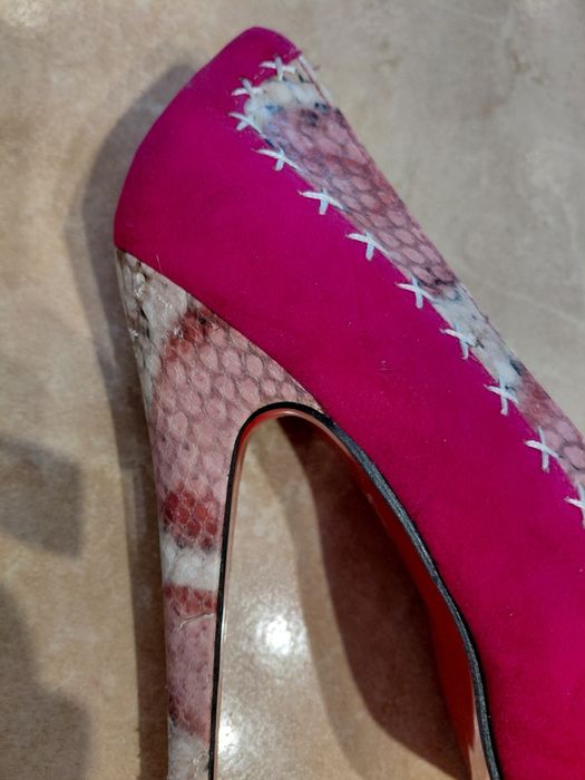 Szpilki damskie na koturnie marki Bebo, rozmiar 38