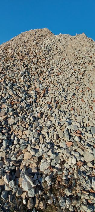 Gruz mielony ceglano- betonowy,ceglany ,kruszywa, piasek, czarnoziem