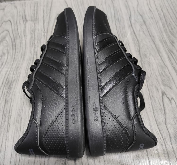РОЗПРОДАЖ!!! 36 Adidas оригінальні жіночі кросовки