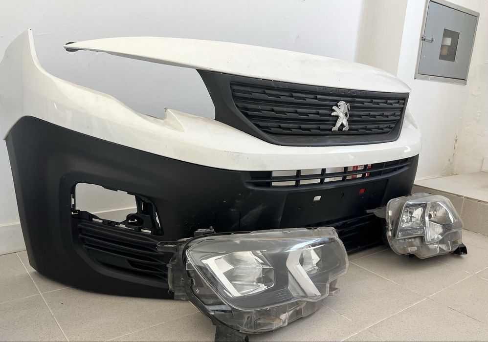 Material da frente Peugeot partner de 2019 a 2024.