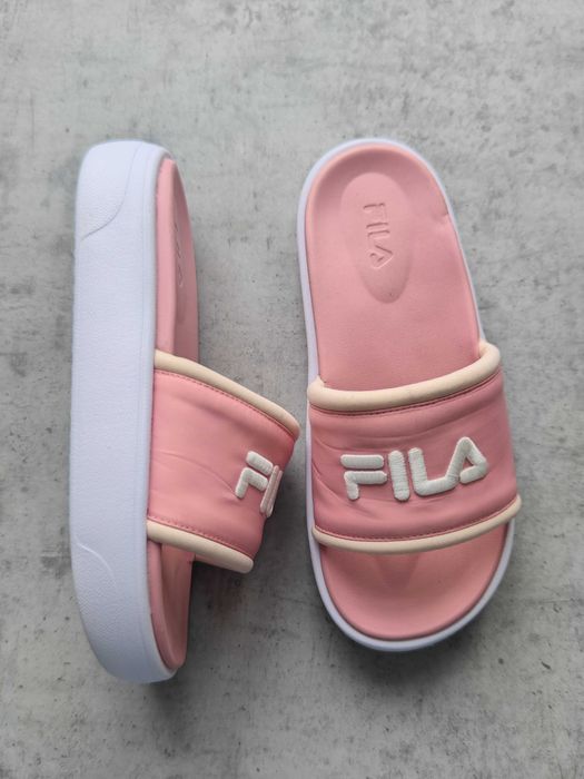 Шльопанці сандалі fila пінка сланці