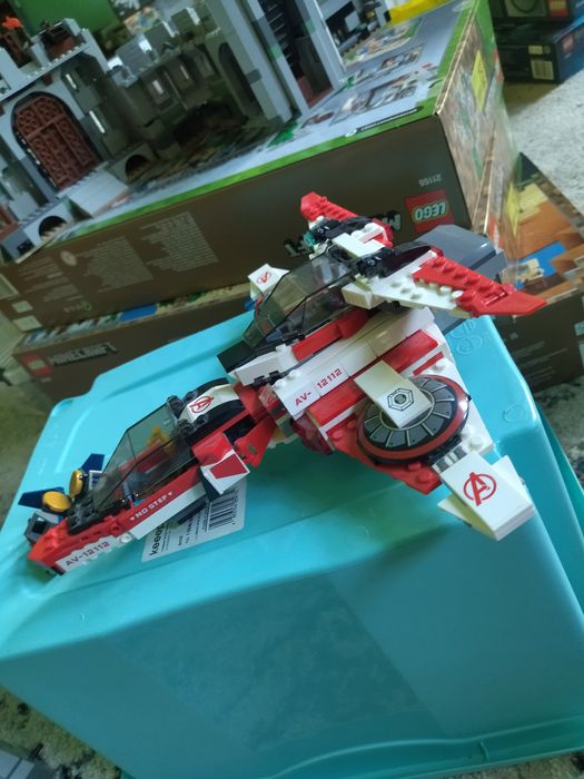 LEGO Marvel super Heroes avenjet 76049
