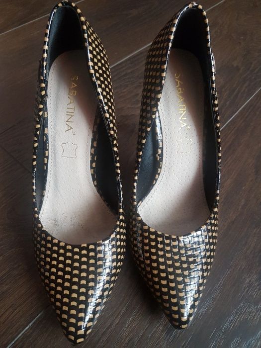 Eleganckie Czółenka Szpilki lakierowane Sabatina rozmiar 38