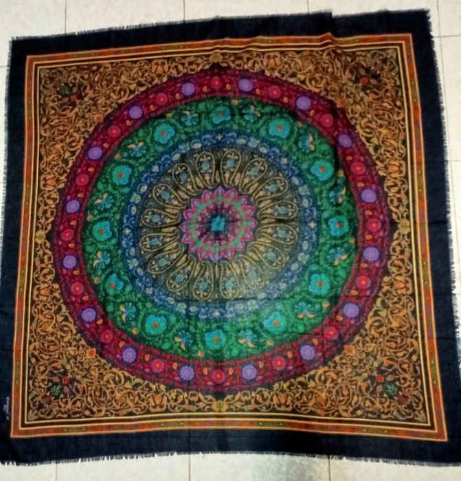 Lenços decorativos grandes quadrados