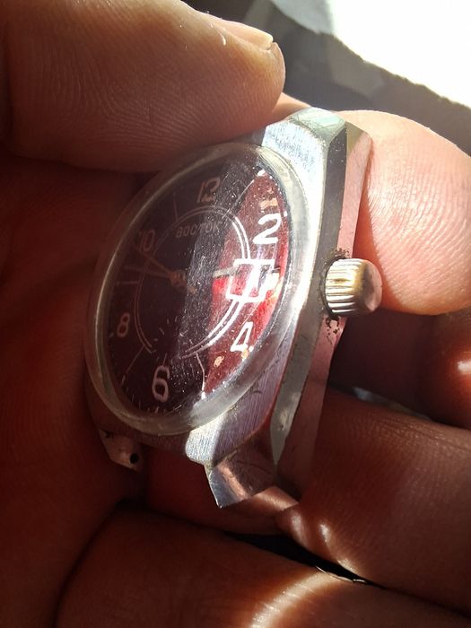 Zegarek Vostok Kwadratowy Stal ZSRR PRL idzie.