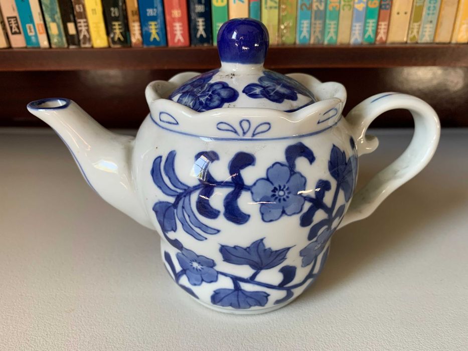 Decorative Ceramic Teapot442791017505761280