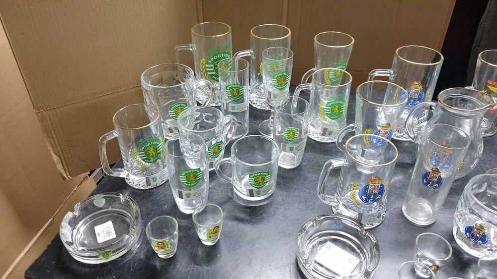 Vendo copos, canecas e cinzeiros do SCP e do FCP