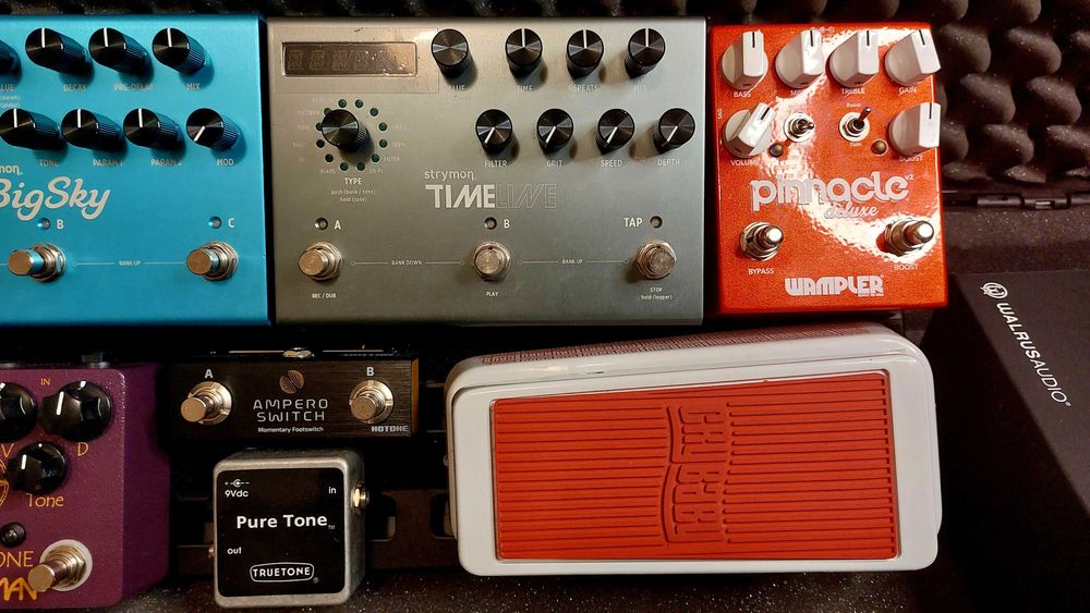 Pedais de guitarra elétrica (Strymon, Dunlop, Clones, MXR, Wampler, etc.)