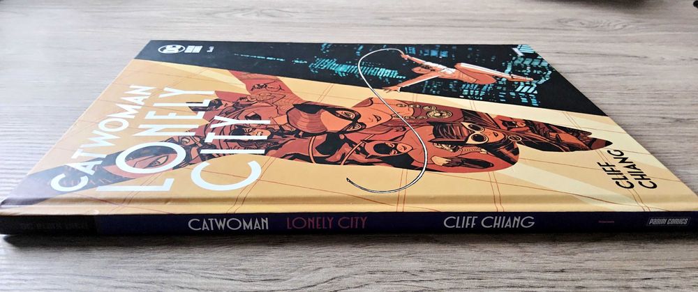 Catwoman: Lonely City/ Жінка-кішка: Самотнє місто