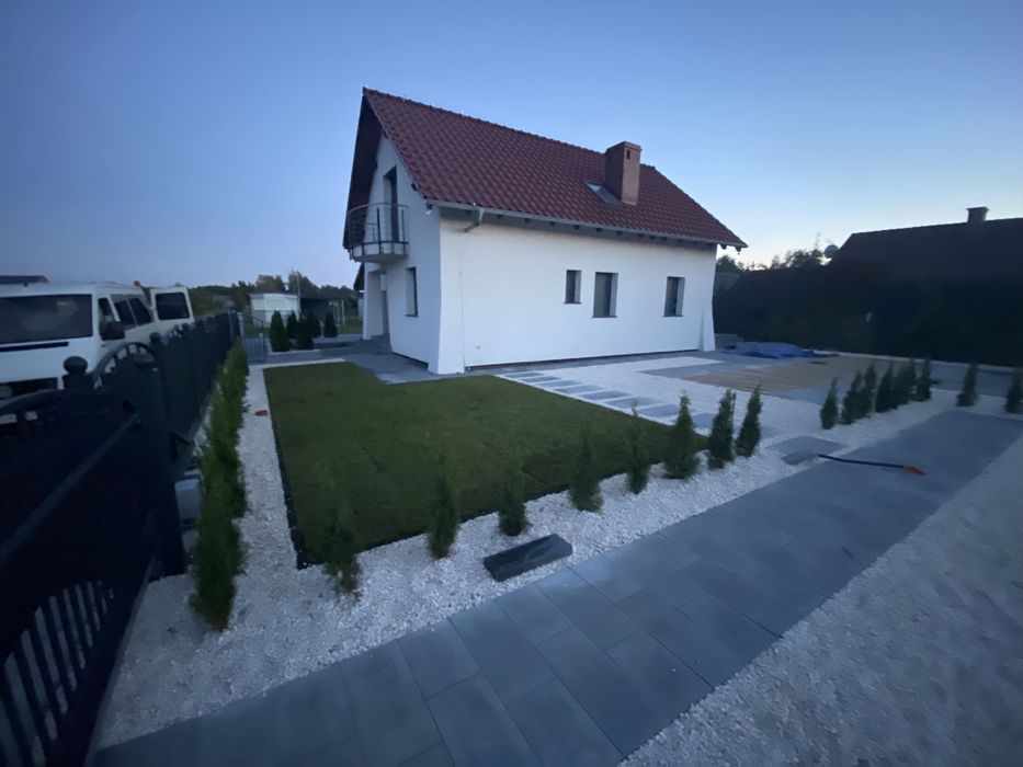 Ogrody, ogordzenia, systemy nawadniające, kosiarki automatyczne