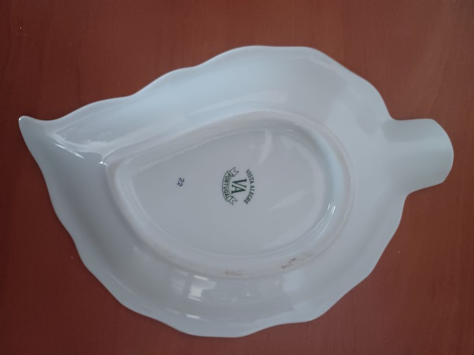 Base e cinzeiro em porcelana da Vista Alegre pintada à mãol