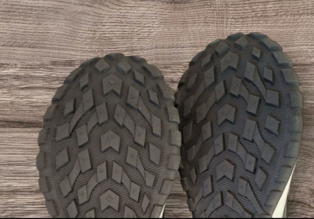 Buty trekingowe turystyczne 42