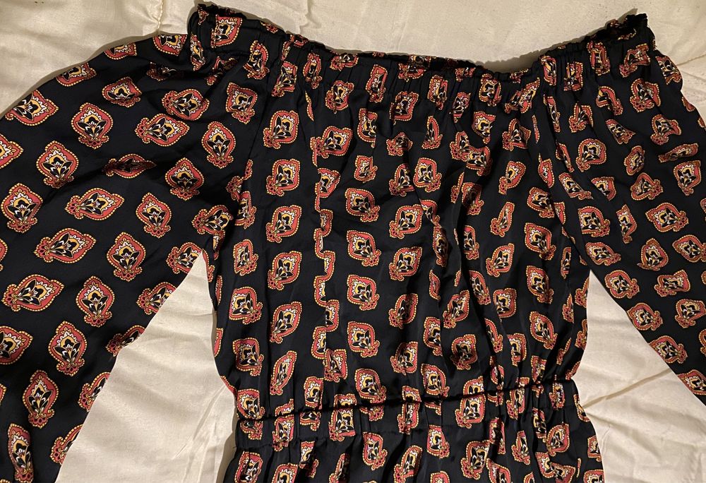 Vestido de estampa Mango decote à barco