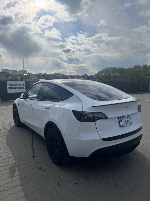 Продам Tesla Y 2023