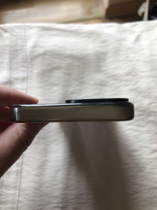 Чехол чехол для мобільного телефону iPhone 13 Pro.