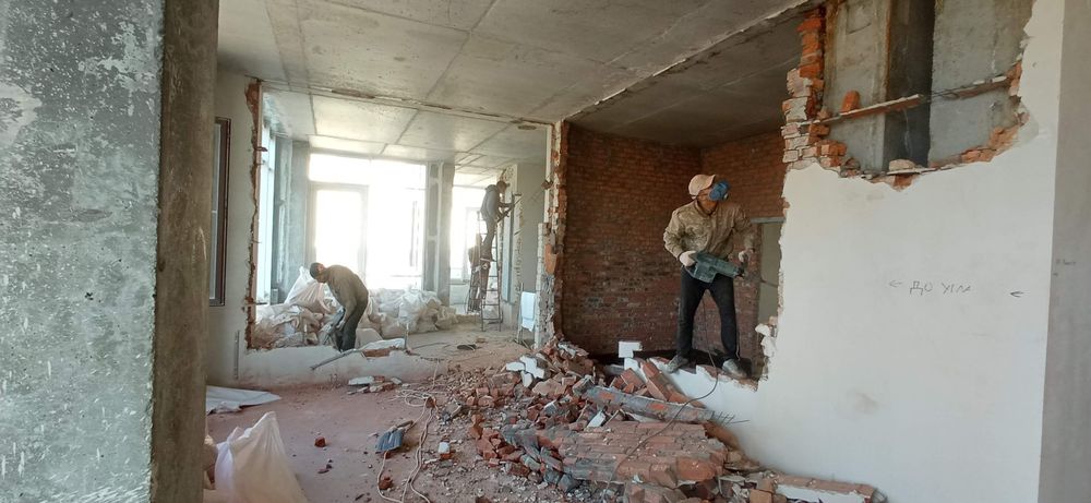 Демонтаж. Демонтажні роботи. Демонтаж стін, стяжки, плитки, штукатурки. Демонтаж стен и перегородок. Демонтажные работы