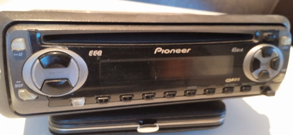 Pioneer radio na CD
