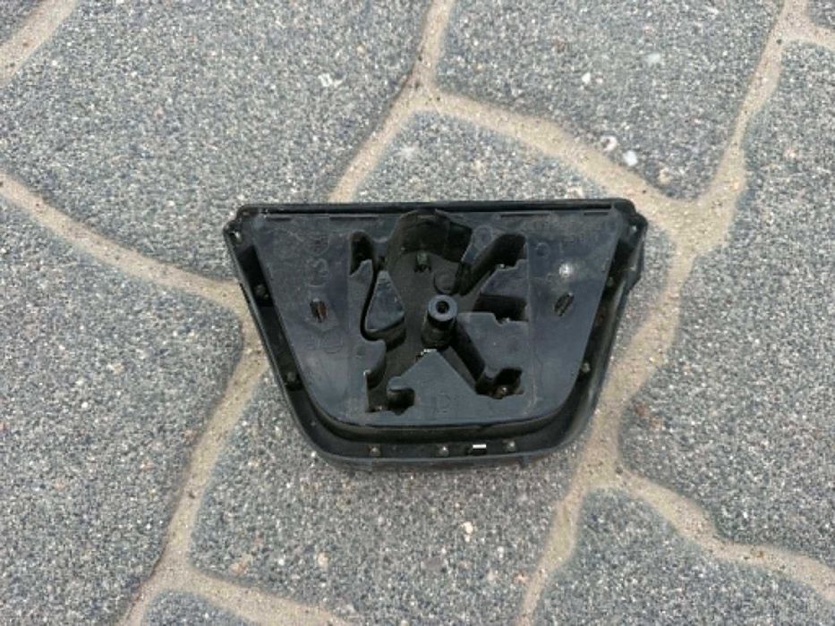 Znaczek emblemat przedni peugeot 206
