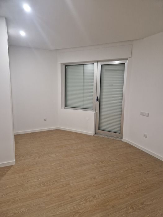 Alugo apartamento T3