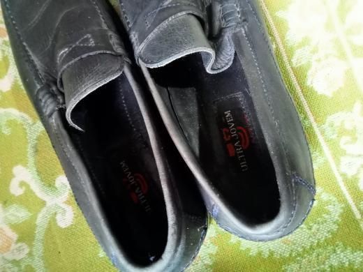 Sapatos de homem n°42 da marca "ultra jovem"