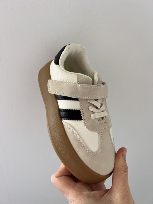 Кросівки  розмір  30-18см (маломірять)2 шт