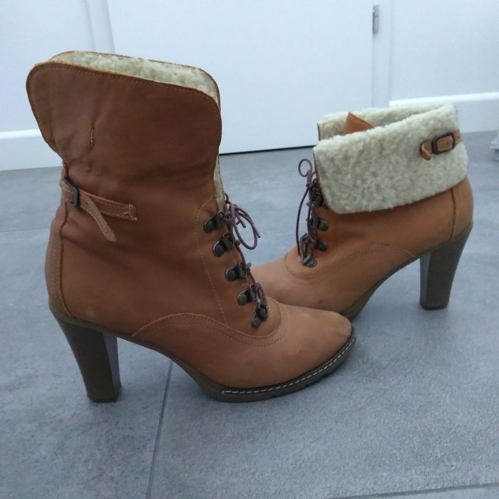 Botki skórzane camel