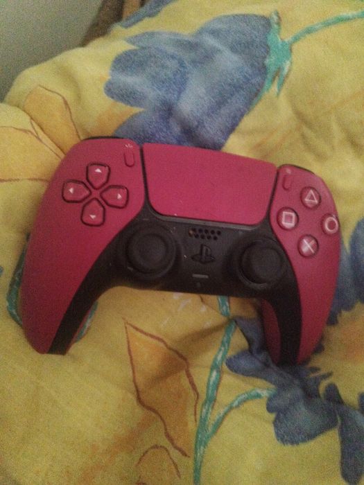 Comando ps5 vermelho ou em azul