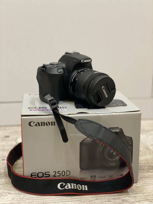 Фотоапарат CANON EOS 250D EF-S 18-55 IS