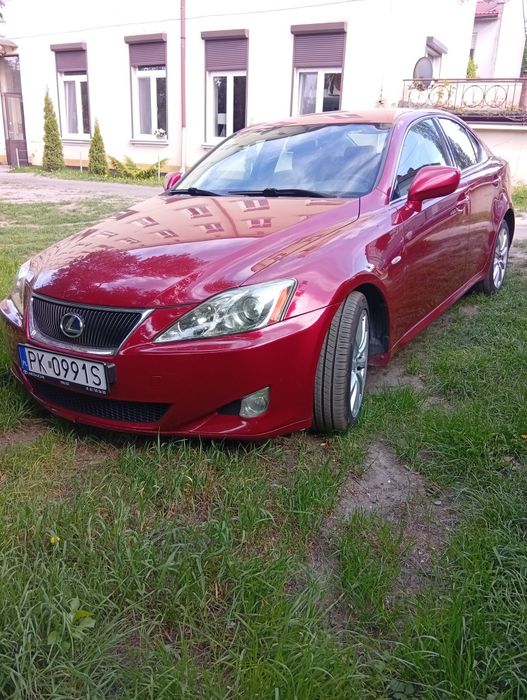Lexus is 250/2007