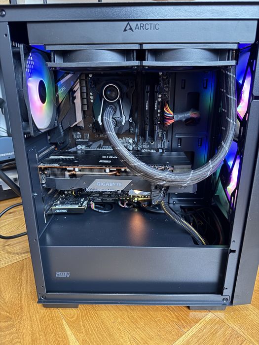 Sprzedam mocny PC Gaming Ryzen 5 3600 + RX 5700 XT 8GB