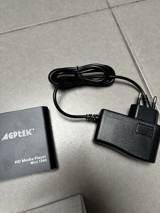 AGPTEK Mini 1080p Full HD cyfrowy odtwarzacz multimedialny z pilotem