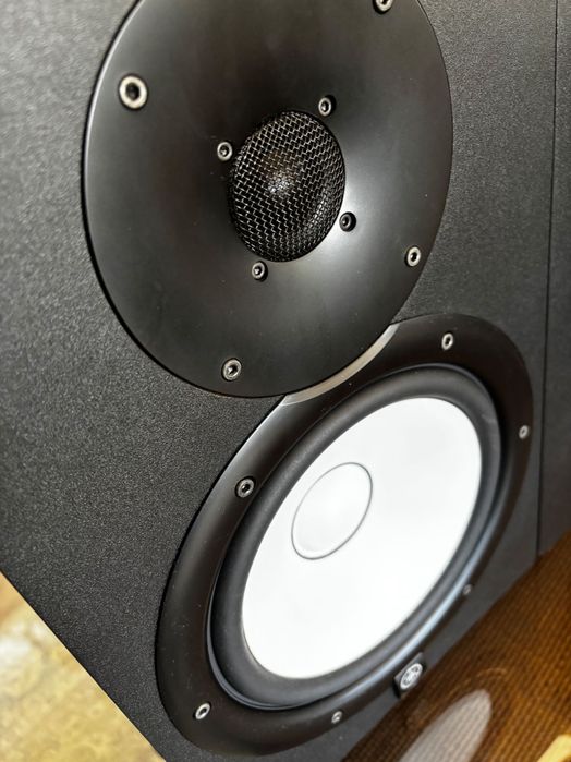 Colunas Yamaha HS8