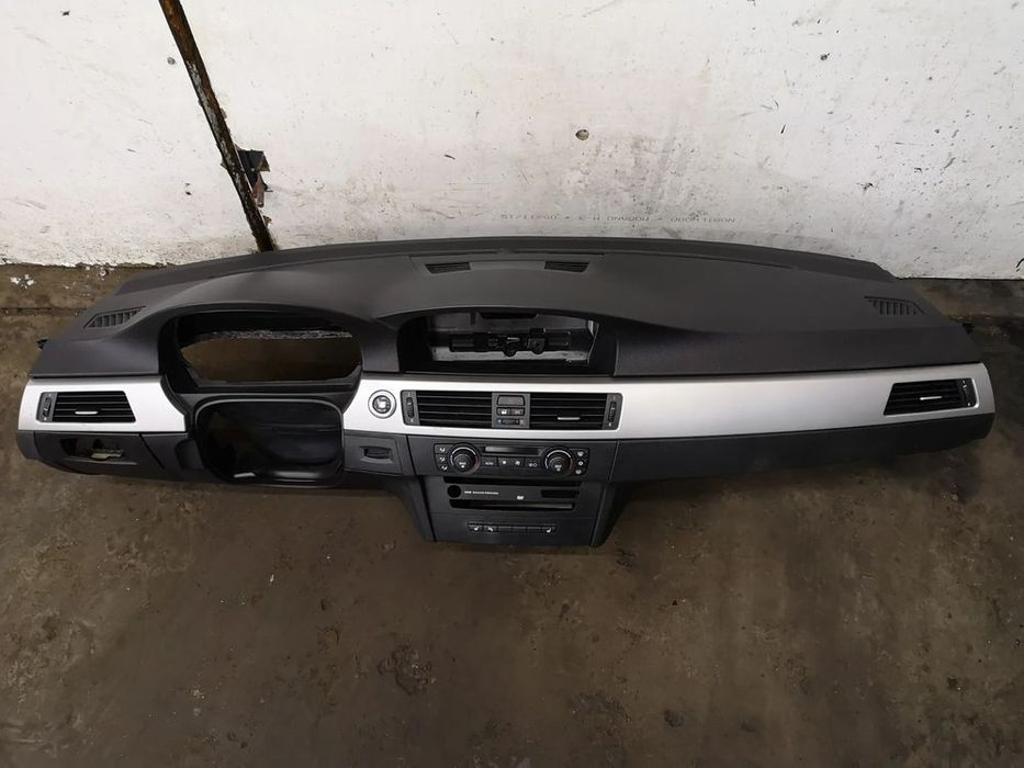bmw e90 e91 e92 deska kokpit konsola pod nawigację oryginał pulpit