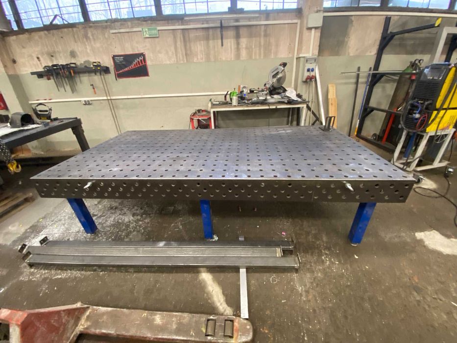 Stół spawalniczy 3000x1500 SYSTEM 28 | blat 15 mm + DUŻY ZESTAW OSPRZĘTU