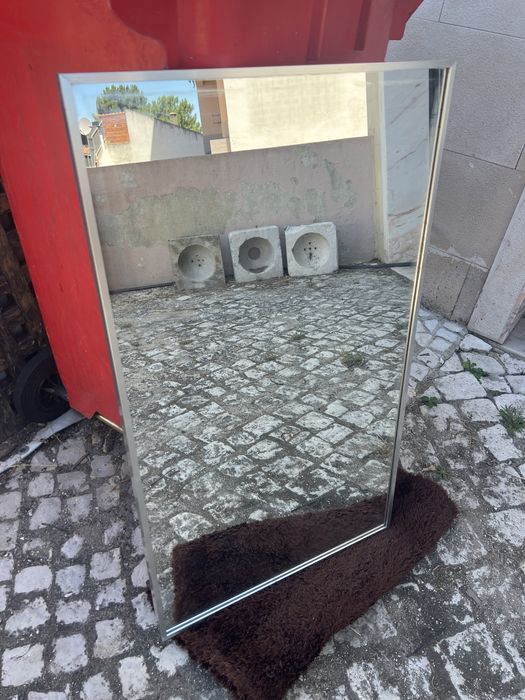 Espelho com moldura de aluminio