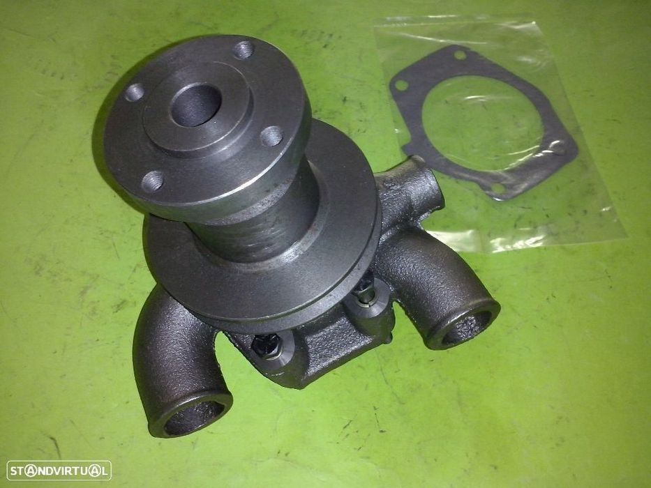 Bomba de água Massey Fergunson MF135 e MF240 NOVA