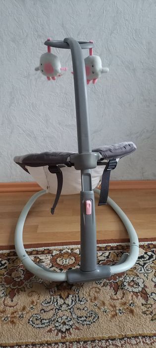 Крісло-гойдалка.