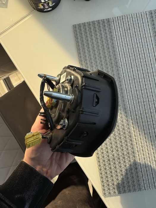 Подушка безопасности tesla model 3, Y