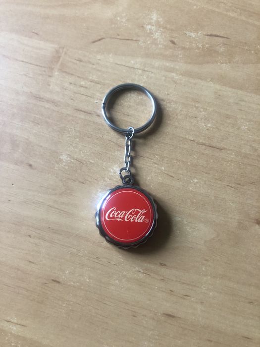Брелок-открывашка Coca-Cola