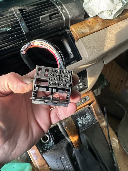 Продам автомагнитолу андроид для бмв е53