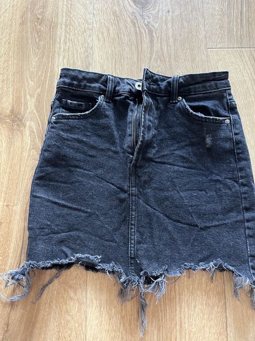 Szarpana spódniczka s bershka