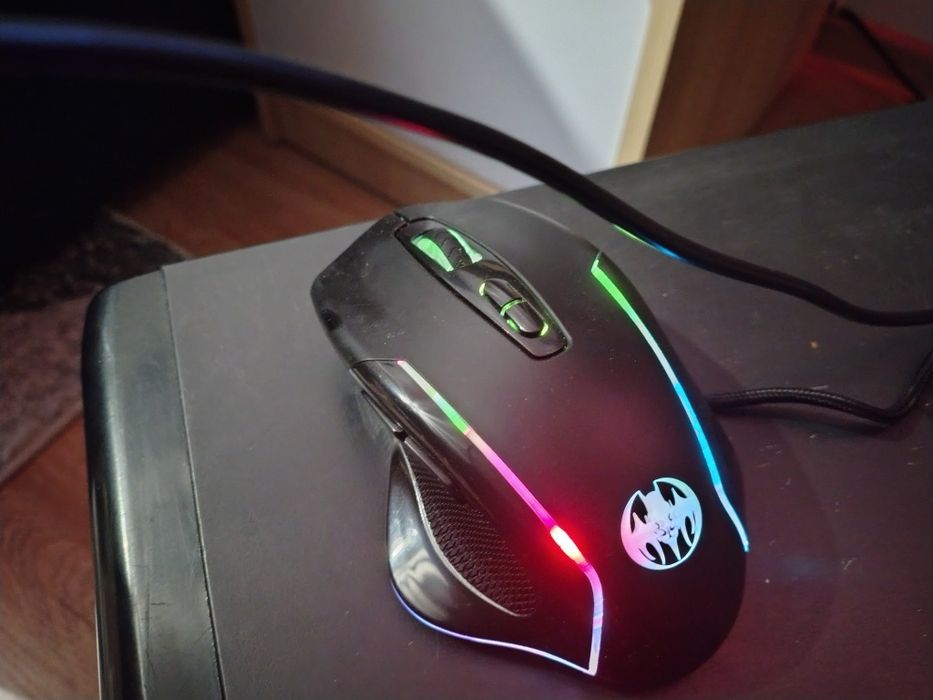 Komputer stacjonarny  zestaw: komputer, monitor, mysz+klawiatura