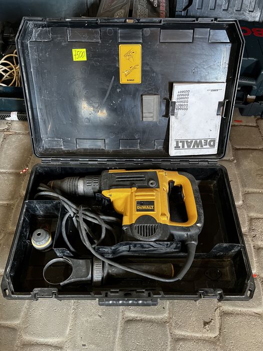 Відбійний молоток DeWALT D25501