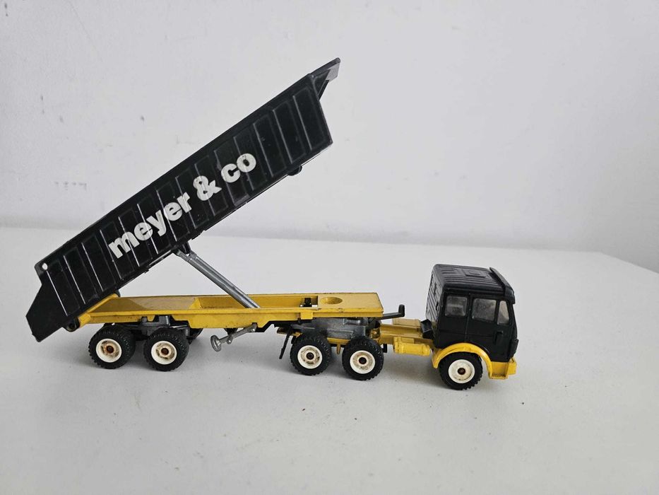 Siku 3520 - Mercedes SK Tipping Truck ciężarówka